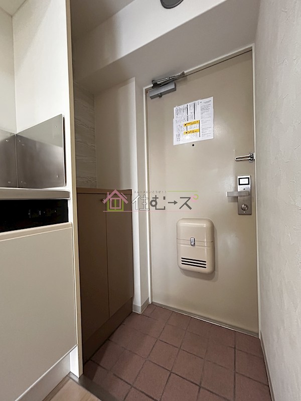 ローズコーポ新大阪8 玄関