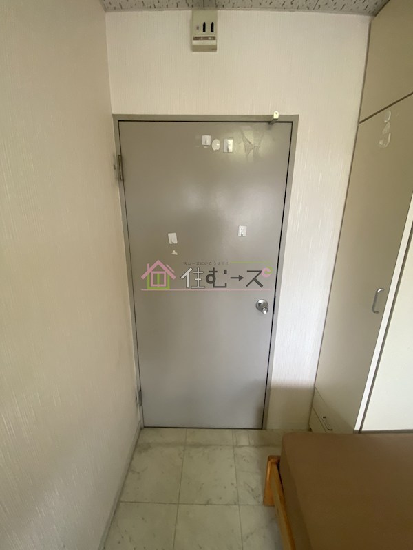 コミューズ新大阪 玄関