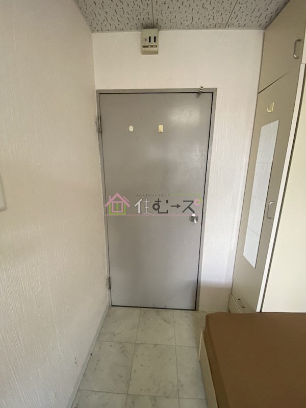 コミューズ新大阪 玄関