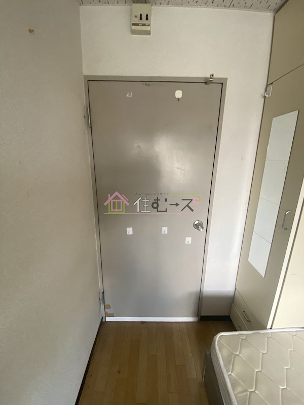 コミューズ新大阪 玄関