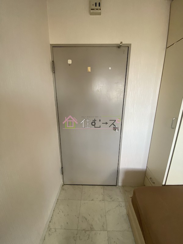 コミューズ新大阪 玄関