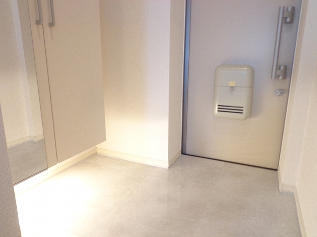 メゾン・三ツ星 玄関