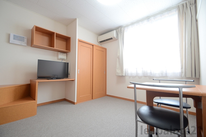 レオパレスシャクティ ベッドルーム