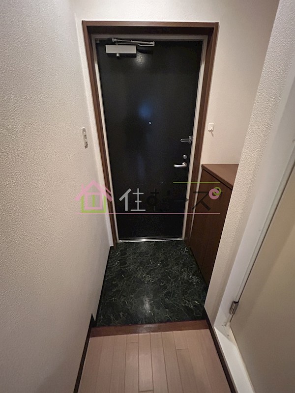 ファーストスクエア 玄関