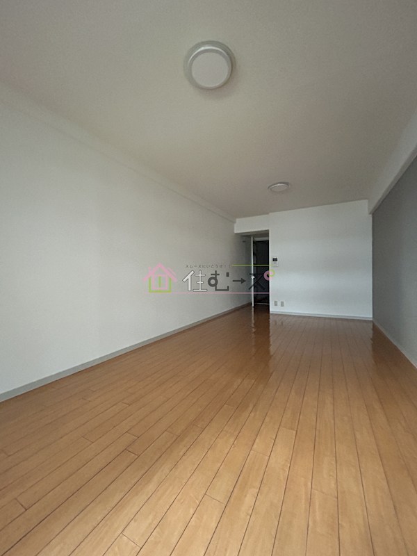 パレロワイヤル順慶町 リビング