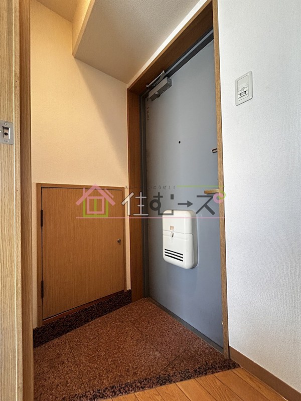 ディナスティ福島 玄関