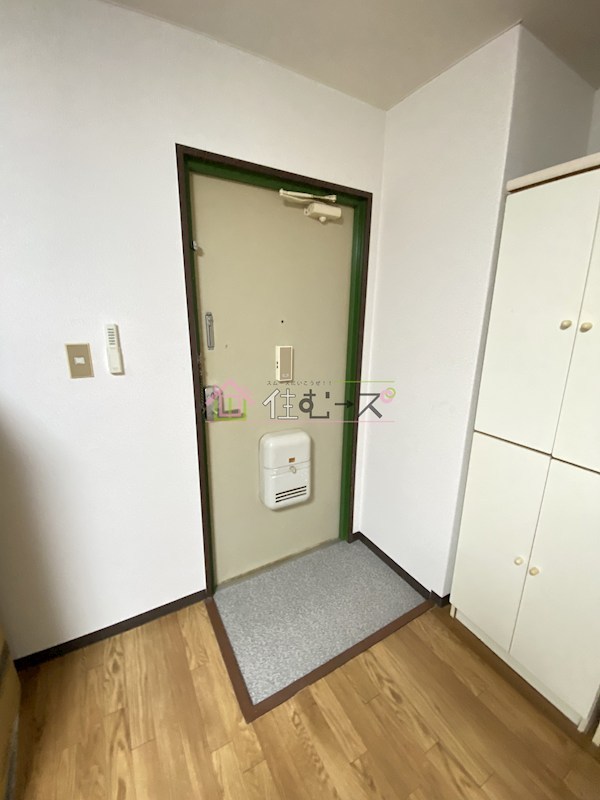 リバーサイドK 玄関