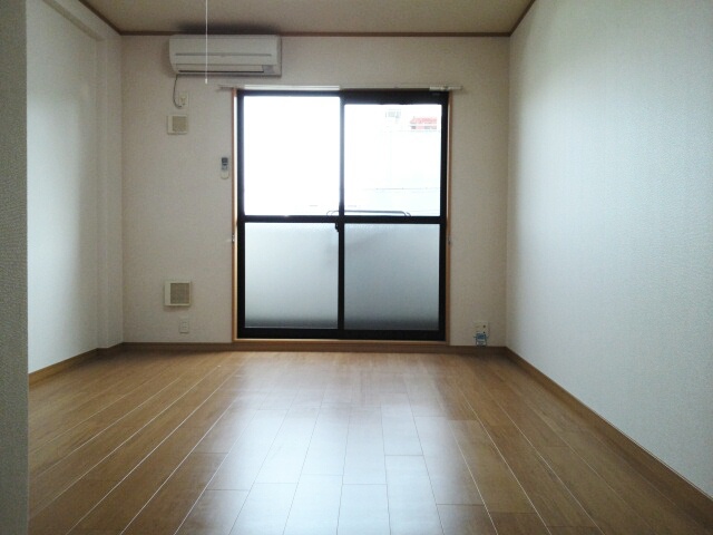 メゾンラフィネ リビング