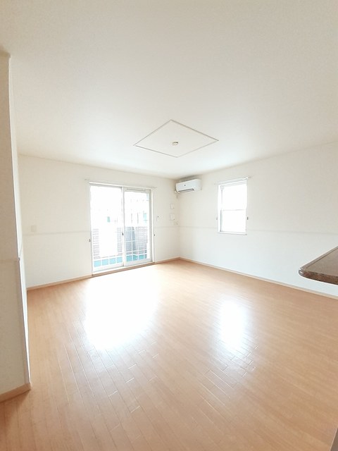 サン・オ－ク リビング