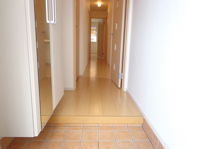 クローバーハウス 玄関