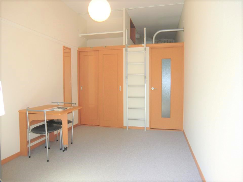 レオパレスヴィブレ リビング