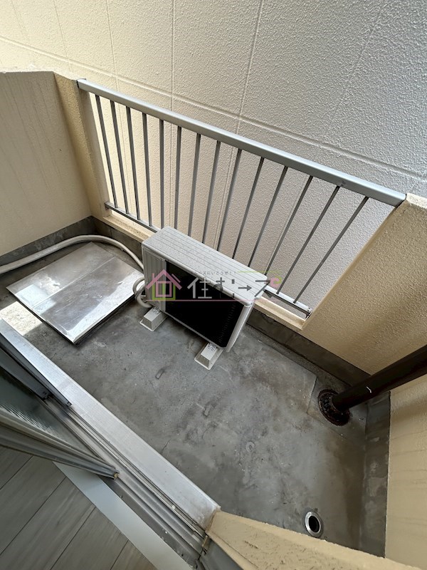 ハイツ上新第三西淡路 ベランダ