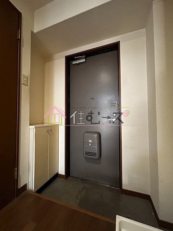 エクセレッテアビコ 玄関