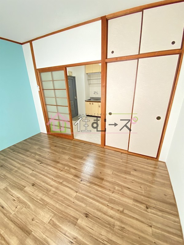 アーニング西加賀屋2番館 リビング