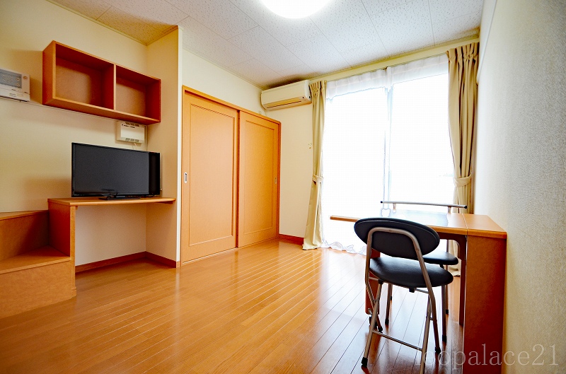 レオパレスウエストバレー リビング