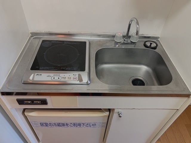 レオパレスＲＡＦＦＩＮＡＴＯＩ キッチン