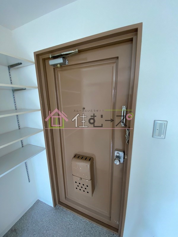 レガーレ長居公園 玄関