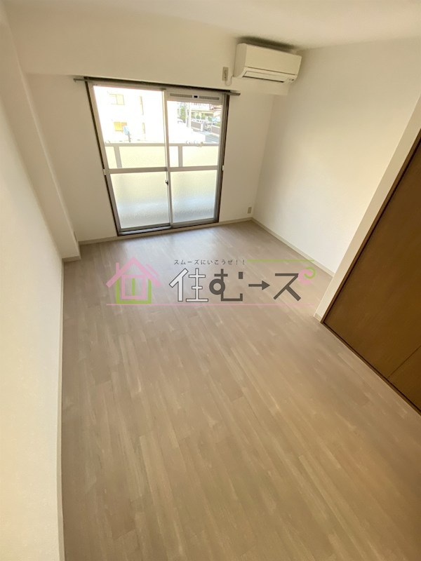 スクアドラー ベッドルーム