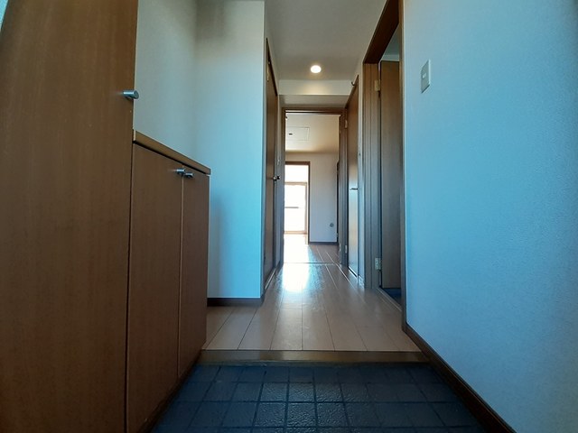 エレガントⅠ 玄関