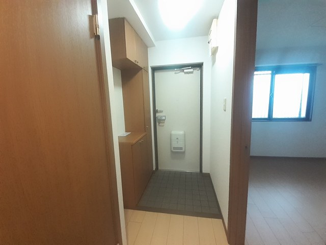 エレガントⅠ 玄関