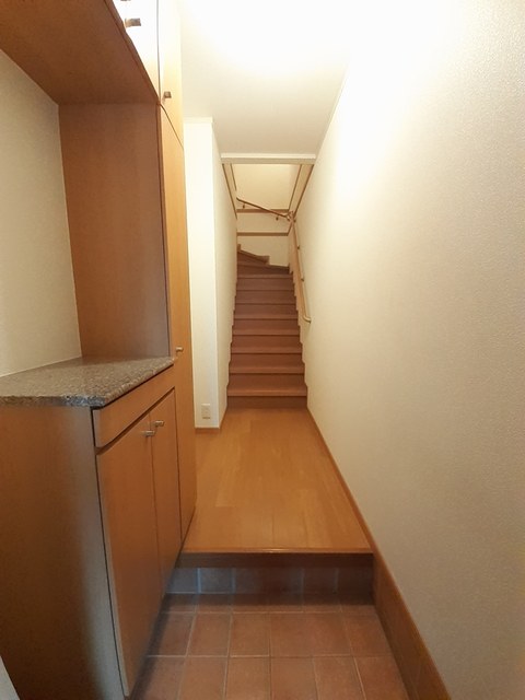 エレガントカーサＢ棟 玄関