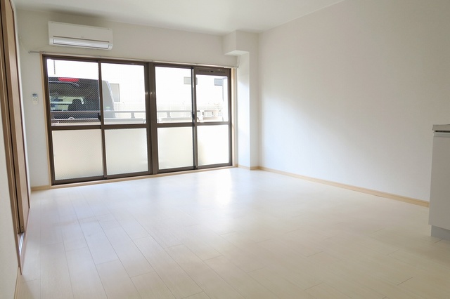 フリーダム中村 リビング