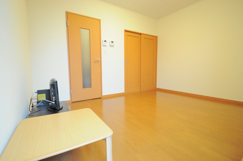 レオパレス美原長田 リビング