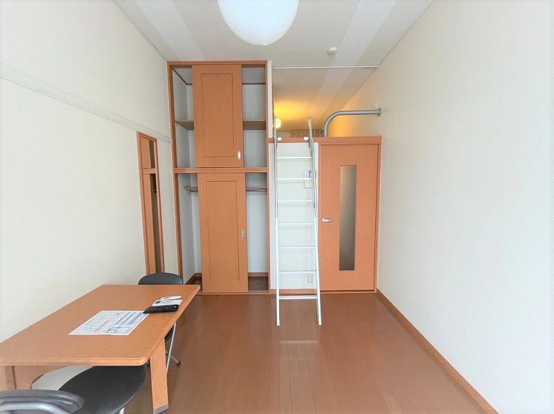 レオパレスれもんの木 リビング