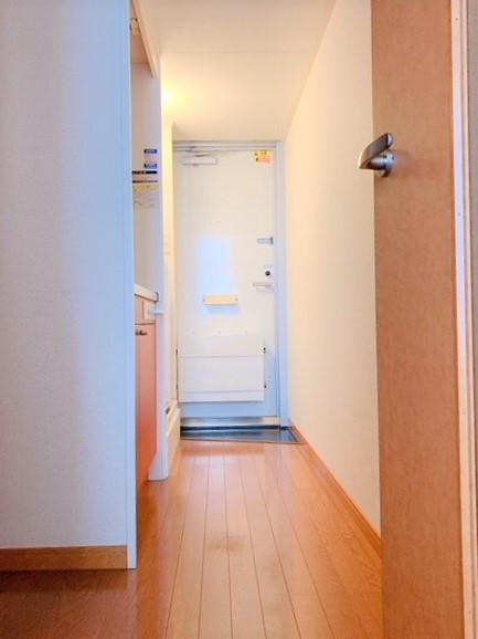 レオパレスＺｅｐｈｙｒ 玄関