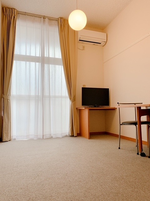 レオパレスＺｅｐｈｙｒ リビング