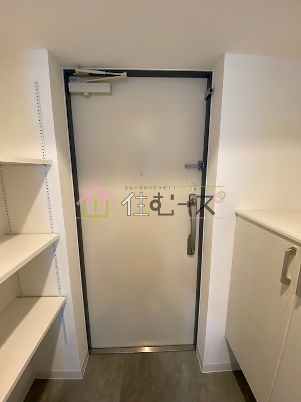 ワールドアイ阿波座WEST 玄関