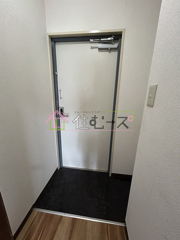 メゾンド針中野 玄関