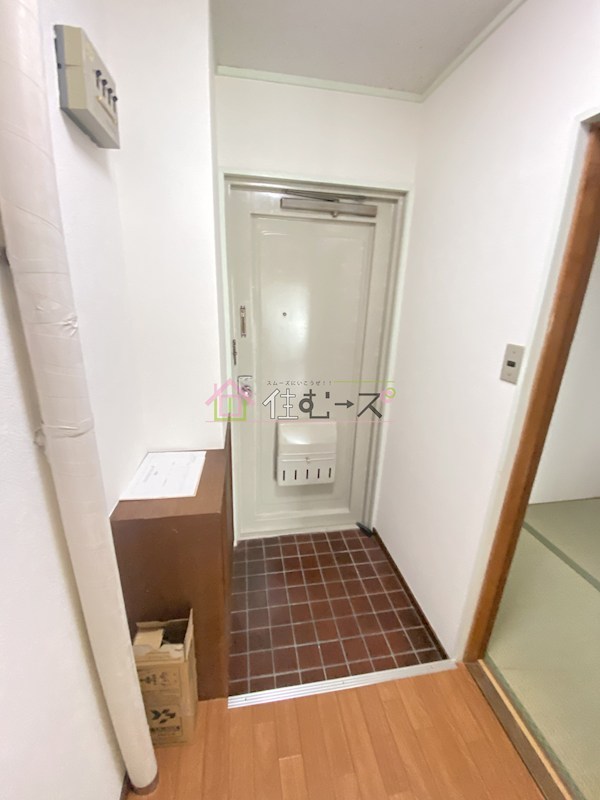 村井マンション 玄関