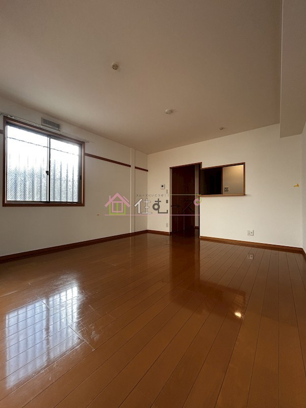 フラット桃ヶ池 リビング