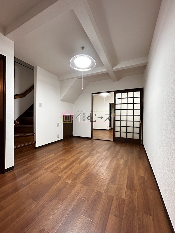 相生1丁目貸家 リビング