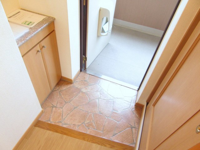 セトル壱番館 玄関