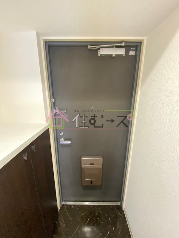 SWISS難波西 玄関