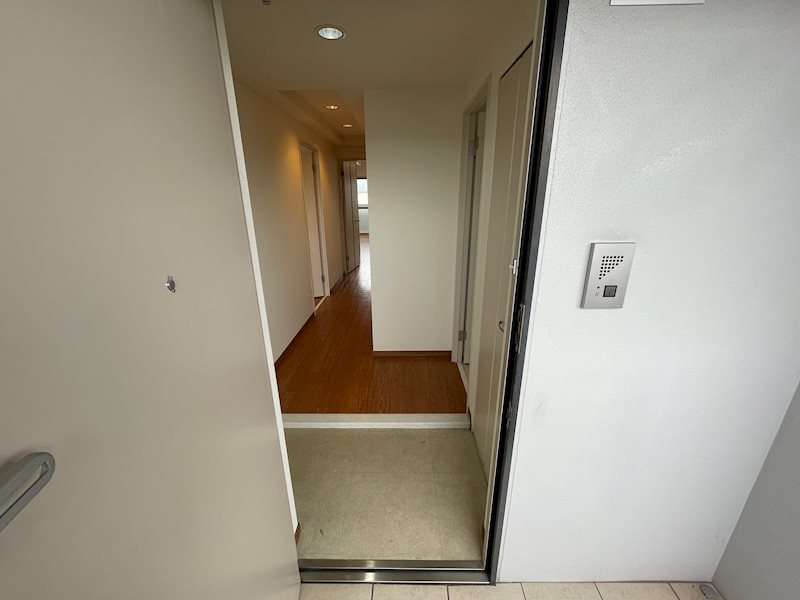 ドルフコートK 玄関