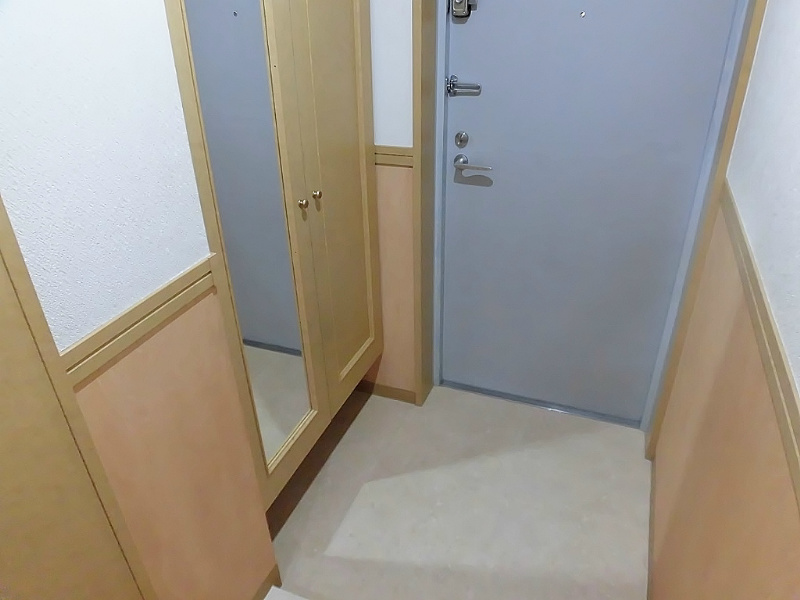 プラージュキシダ 玄関