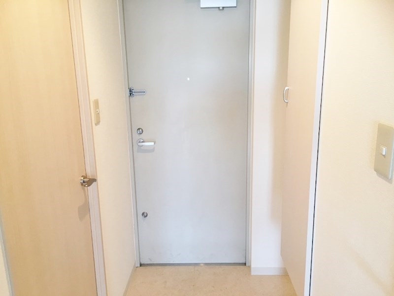 フロンティア中川 玄関