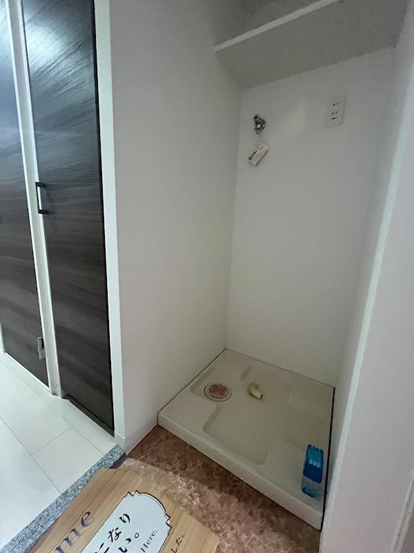 ラグゼ弁天町 玄関