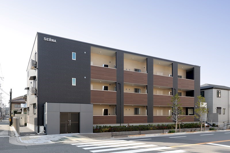 ル・コンフリエ 外観