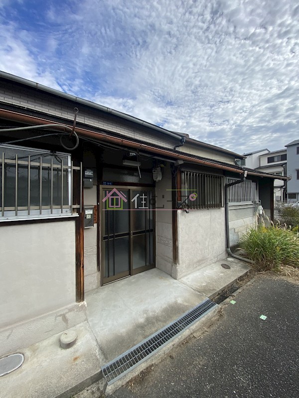 太子橋2連棟貸家　左から3つ目  外観