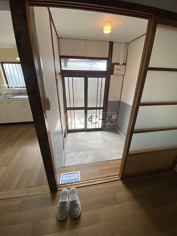 太子橋2連棟貸家　左から3つ目  玄関