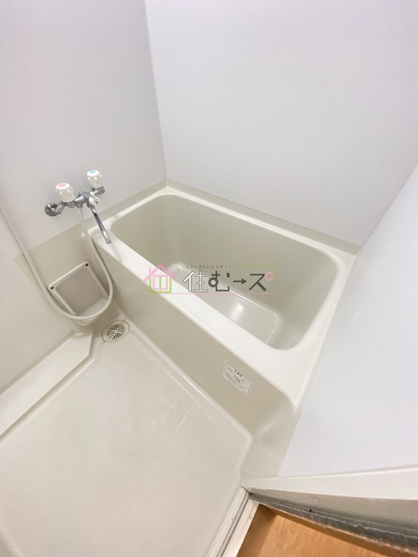 太子橋2連棟貸家　左から3つ目  風呂画像