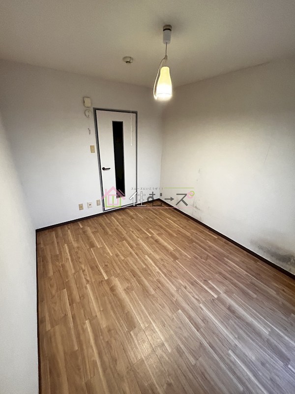 ウルール勝山 リビング