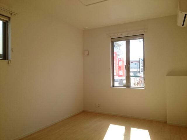 ワイ・エヌ・レジデンス リビング