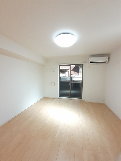 ネオブローテ泉佐野 リビング