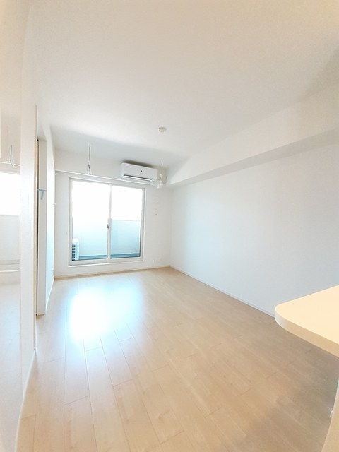 モデルヌ・シス リビング