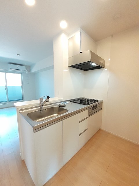 モデルヌ・シス キッチン